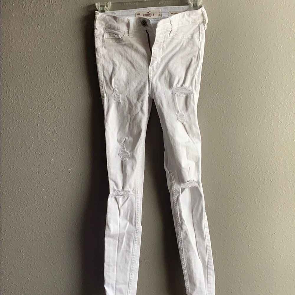 White high waisted jeans